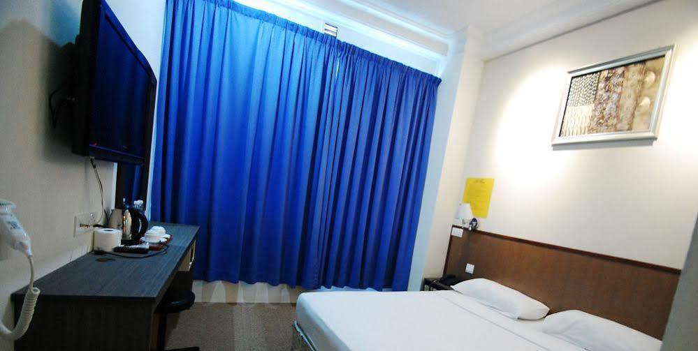 Madras Eminence Hotel Singapore Bagian luar foto