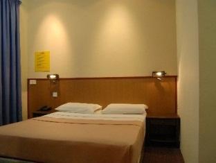 Madras Eminence Hotel Singapore Bagian luar foto